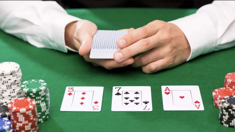 Khi nào nên thực hiện C-betting trong poker?