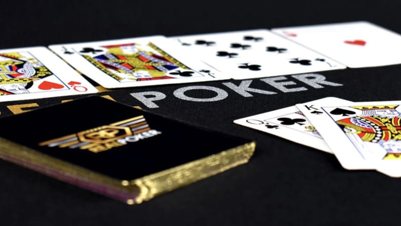 Defend trong poker là gì?